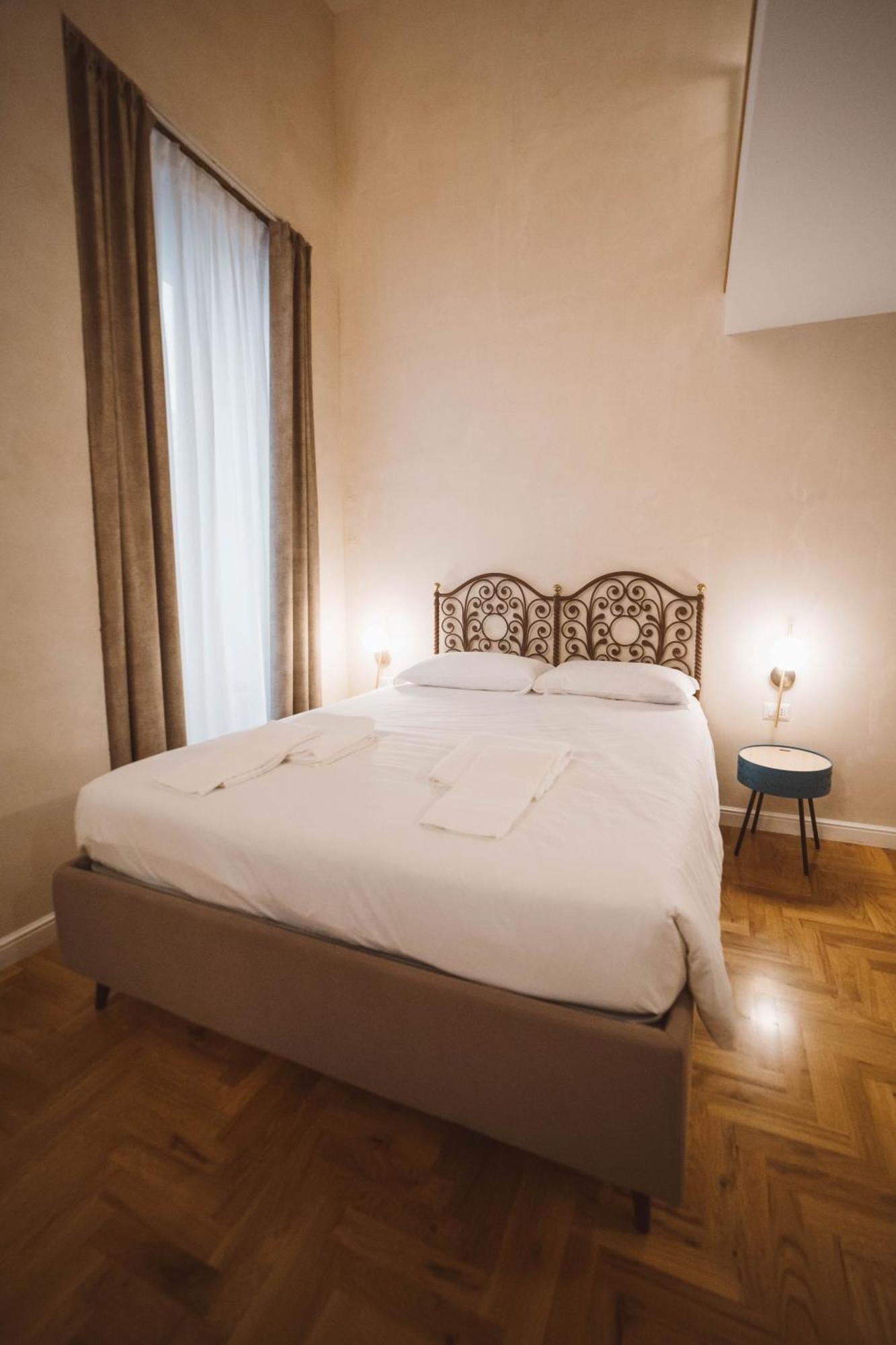 Librai Suite Napels Buitenkant foto